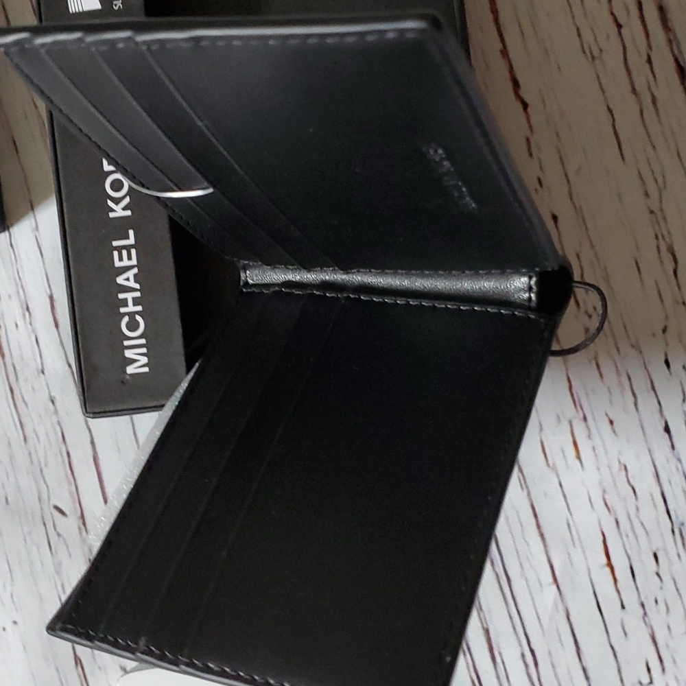 🆕️ MICHAEL KORS MEN'S BIFOLD BLACK WALLET - Picture 5 of 10